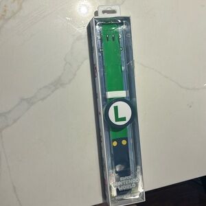 Super Nintendo world power up band